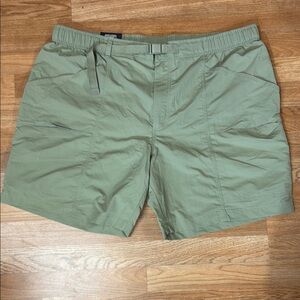 Eddie Bauer Green Cargo Shorts Lightweight Cotton
